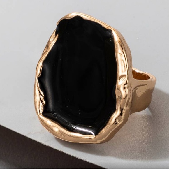 ✨Elegant Black and Gold Statement Ring - Picture 4 of 5